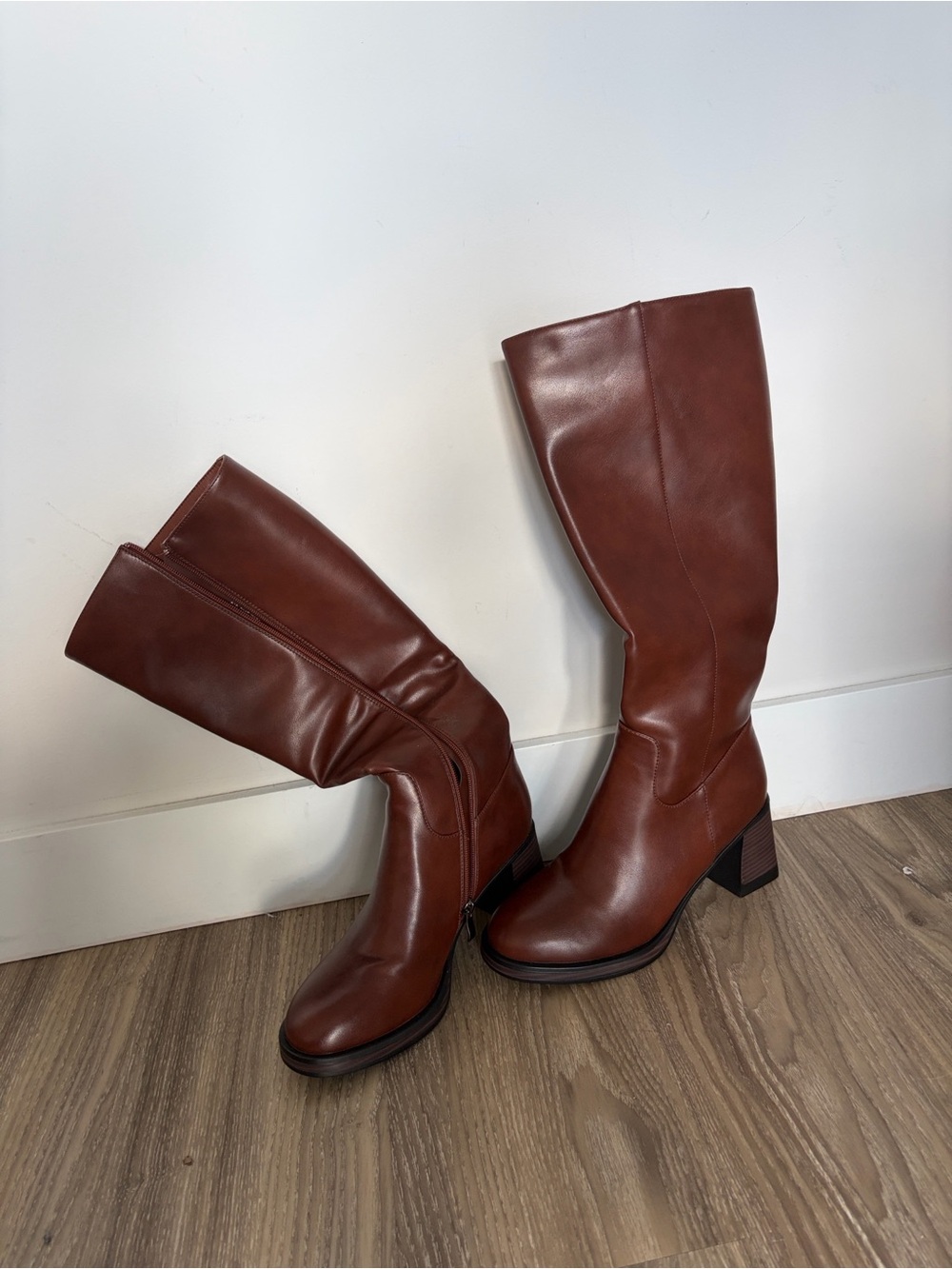 Women's Knee-High Brown Leather Block-Heel Boots